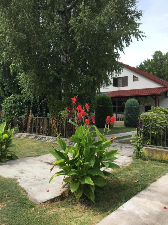 Rozsa Nyaralohaz Βίλα Balatonboglár Εξωτερικό φωτογραφία