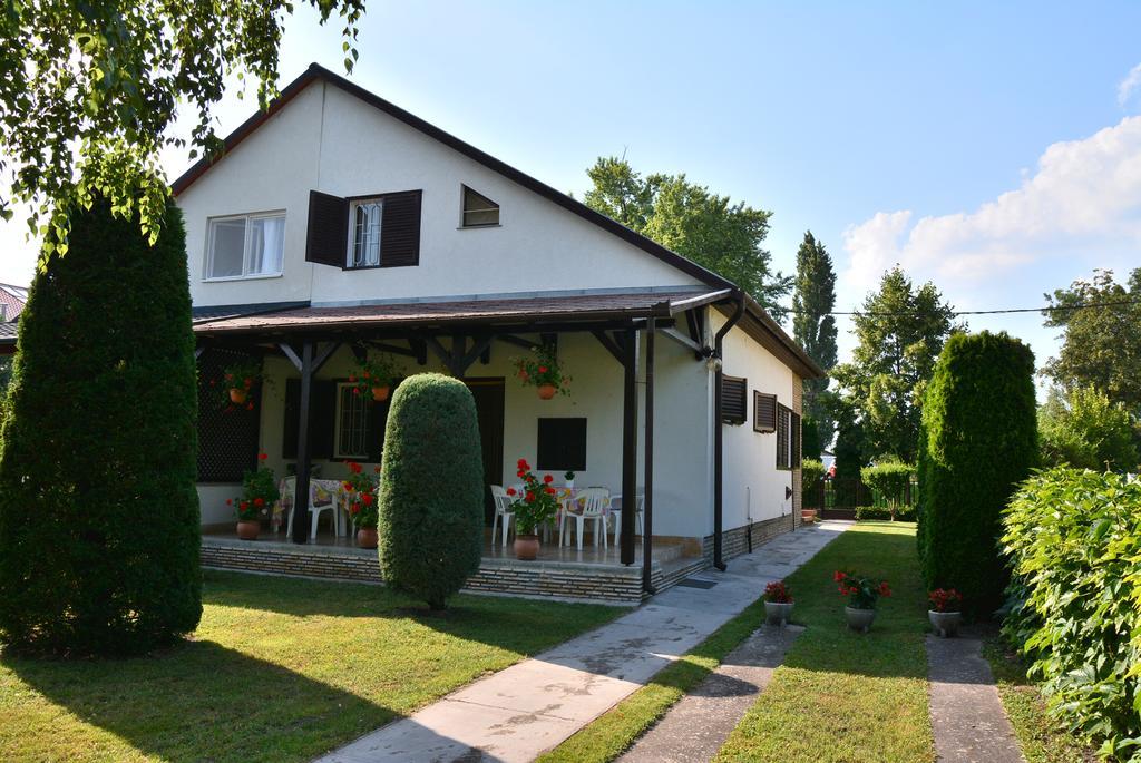 Rozsa Nyaralohaz Βίλα Balatonboglár Εξωτερικό φωτογραφία